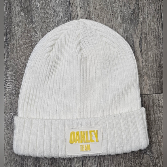 Oakley Team Patch White Beanie - Picture 1 of 4